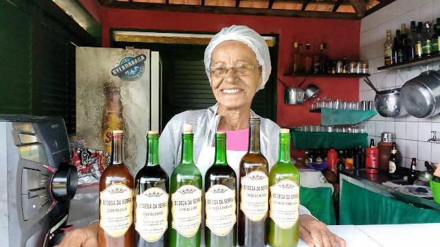 Dora e seus famosos licores no Mirante