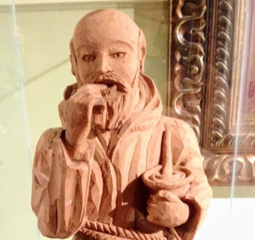 Escultura de santo da fábrica de chocolate Caracol