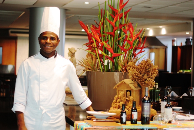O chef Newton há sete anos comanda a cozinha do hotel