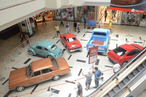 Pajuçara Auto completa 12 anos com exposição de carros no Maceió Shopping
